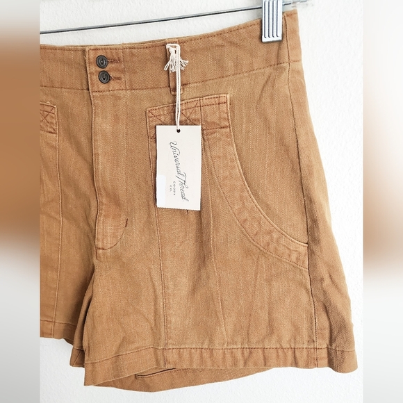 Universal Thread Ladies A- Line Pleated Shorts. Sz 4 (NWT) - Picture 4 of 9
